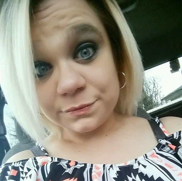 Meet your Posher, Amber - Picture 1 of 1